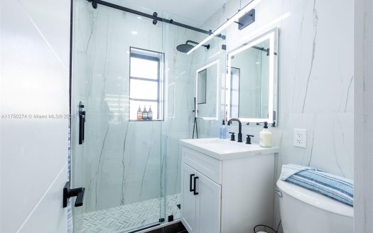 311 Liberty St #7 Hollywood, FL 33019-3744