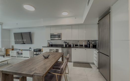 92 SW 3rd St #4607 Miami, FL 33130