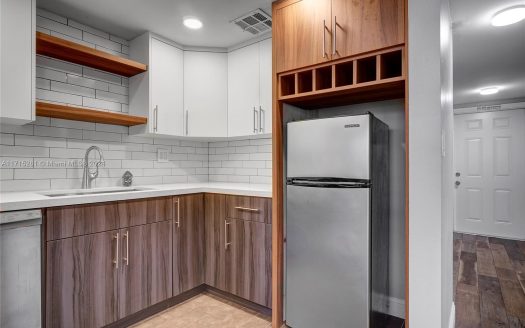 3100 W Rolling Hills Circle #403 Davie, FL 33328