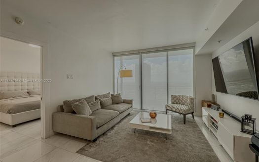 92 SW 3rd St #4607 Miami, FL 33130