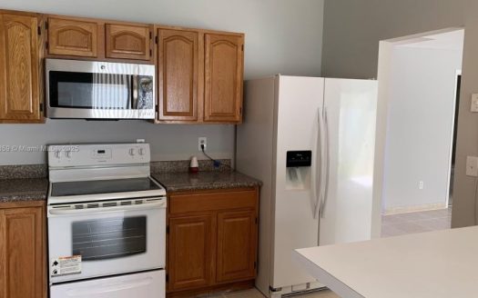 6793 SW 152nd Pl #47-93 Miami, FL 33193-2214