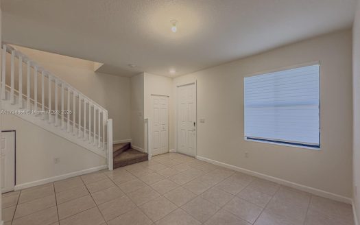 10629 W 32nd Ln Hialeah, FL 33018