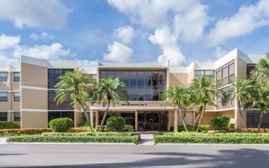 16400 Golf Club Rd #306 Weston, FL 33326