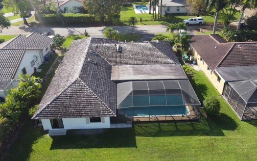 1060 NW 110th Ln Coral Springs, FL 33071-6442