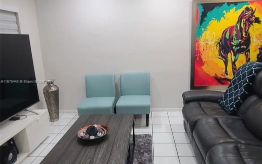 5400 SW 11th St Margate, FL 33068-3310