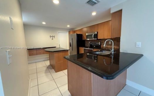 1554 Coronado Rd #6-34 Weston, FL 33327