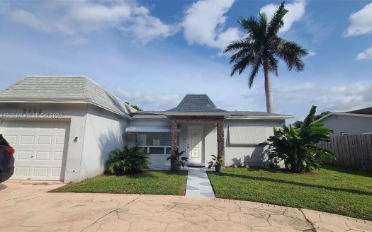 5400 SW 11th St Margate, FL 33068-3310