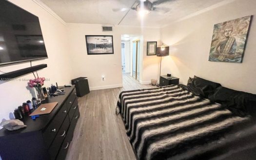 7100 NW 17th St #421 Plantation, FL 33313