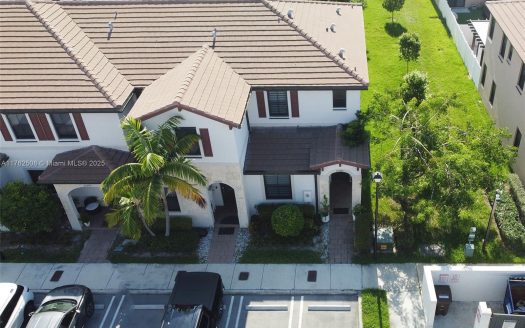 10587 W 33rd Ct #10587 Hialeah, FL 33018-2115