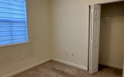 10629 W 32nd Ln Miami Lakes, FL 33018