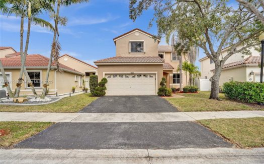 652 Stanton Dr Weston, FL 33326