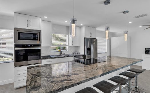 10660 NW 44 Coral Springs, FL 33065