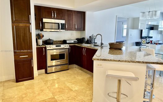 19900 E Country Club Dr #1218 Aventura, FL 33180