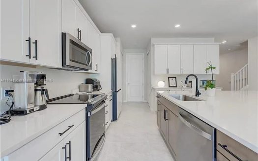 8186 Tailshot Ct Lake Worth, FL 33467