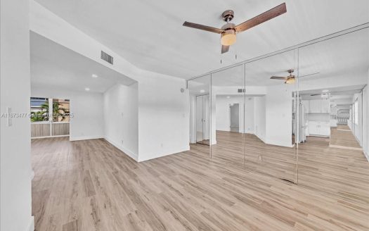 4191 NW 41st St #317 Lauderdale Lakes, FL 33319