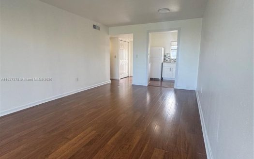 8400 Sunrise Lakes Blvd #308 Sunrise, FL 33322