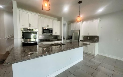 11997 Park Central Royal Palm Beach, FL 33411