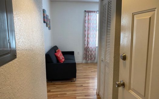 7326 Collins Ave #105,  Miami Beach, FL 33141