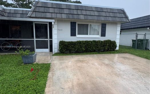 7610 NW 73rd Ter #1-2 Tamarac, FL 33321