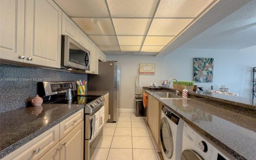 11225 NW 16th Ct Pembroke Pines, FL 33026