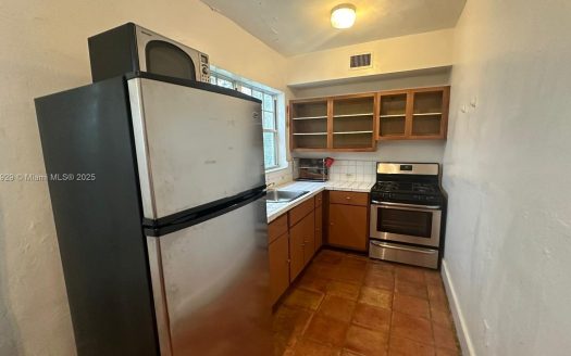 754 Meridian Ave #15 Miami Beach, FL 33139