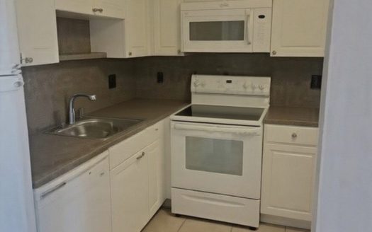 1505 Crescent Cir #C31 Lake Park, FL 33403