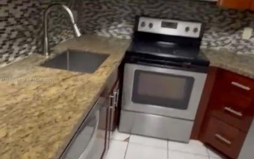 212 Lake Pointe Dr #106 Oakland Park, FL 33309