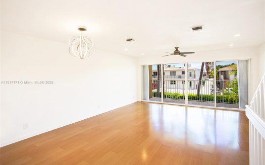 1998 NE 7th St #104 Deerfield Beach, FL 33441