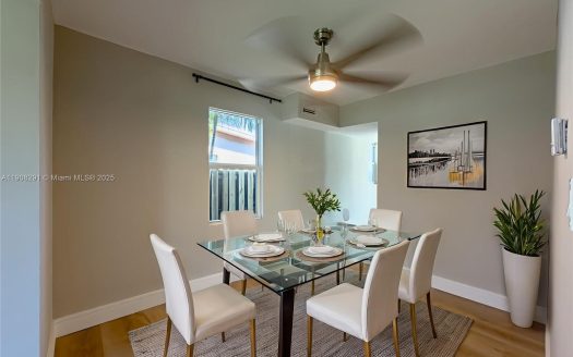 1813 SW 10th St Fort Lauderdale, FL 33312