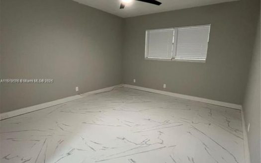 5102 NW 36th St #605 Lauderdale Lakes, FL 33319