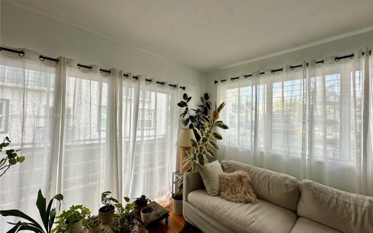 1135 101st St #6 Bay Harbor Islands, FL 33154