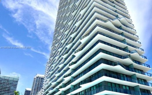 1300 S Miami Ave #2005 Miami, FL 33130-4476