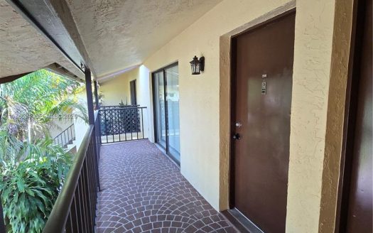 2050 Oleander Blvd #9-206 Fort Pierce, FL 34950