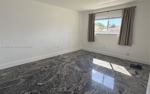 2880 NE 203rd St #B3 Aventura, FL 33180