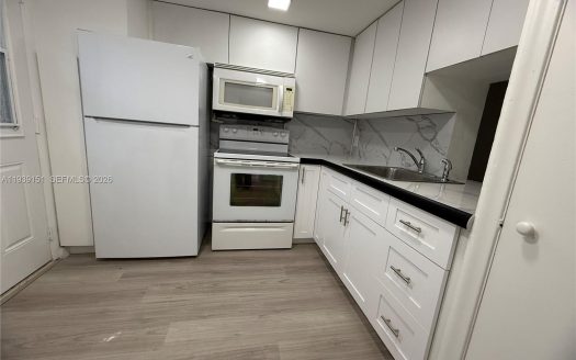 2790 NE 201st Ter #H107 Aventura, FL 33180