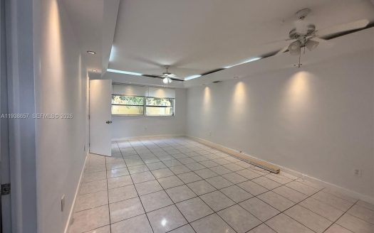 2940 NE 203rd St #C111 Aventura, FL 33180