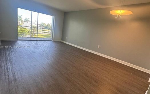 8600 Sunrise Lakes Blvd #303 Sunrise, FL 33322