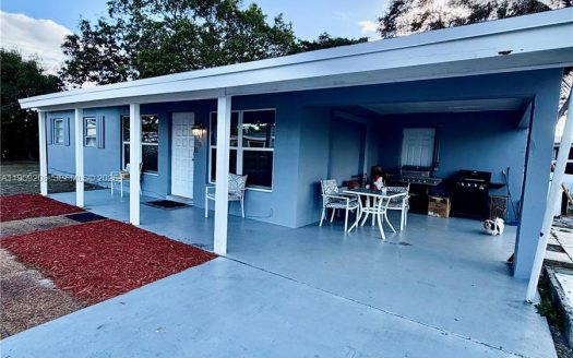 518 NW 47th Ct Oakland Park, FL 33309