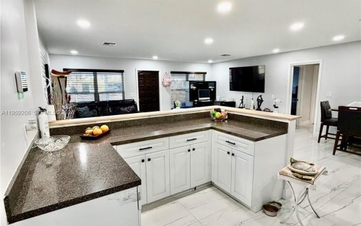 518 NW 47th Ct Oakland Park, FL 33309