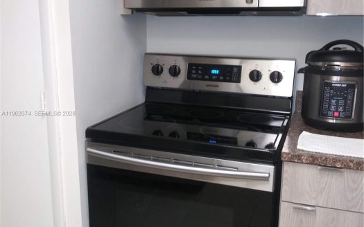 4172 Inverrary Dr #310 Lauderhill, FL 33319