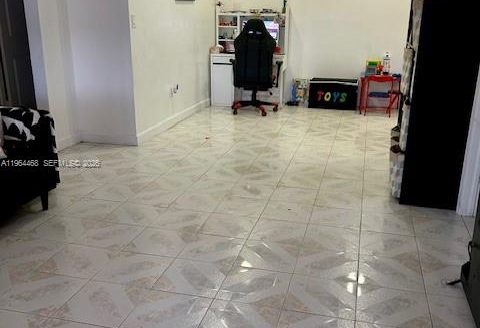 2272 NW 4TH ST Miami, FL 33125