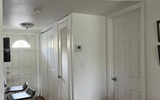 8305 Sunrise Lakes Blvd #103 Sunrise, FL 33322