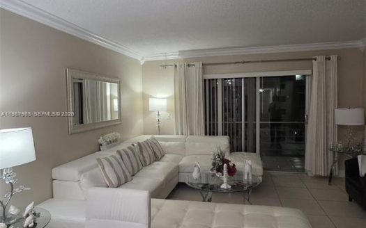 3050 E Sunrise Lakes Dr #302 Sunrise, FL 33322