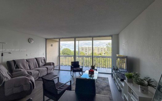 7051 Environ Blvd #431 Lauderhill, FL 33319