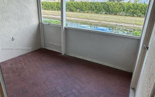 50 Key West Ct #50 Weston, FL 33326