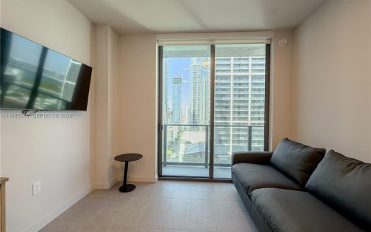 121 NE 5th St #2211 Miami, FL 33132
