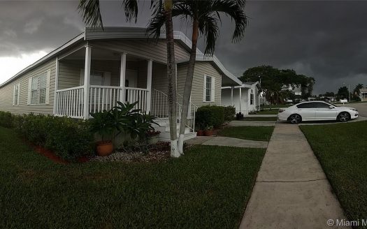 1155 SW 112 Way, Davie, FL 33325