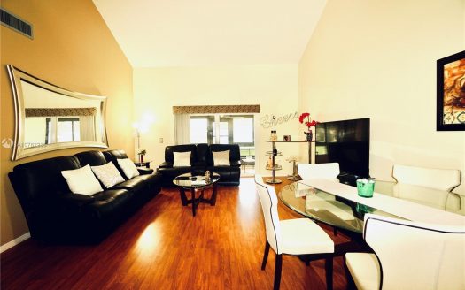 612 Woodgate Ln, Sunrise, FL 33326