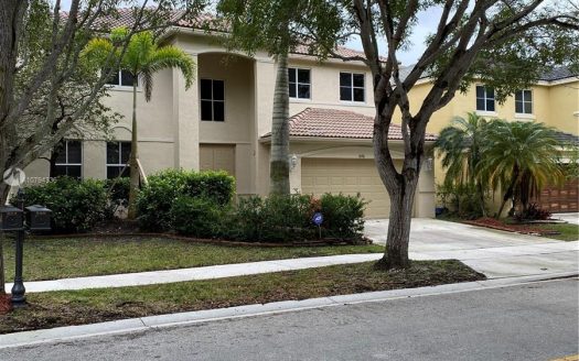 848 Hawthorn Ter, Weston, FL 33327