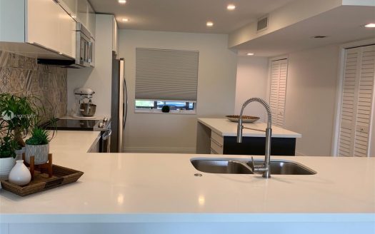 16451 Blatt Blvd, Weston, FL 33326